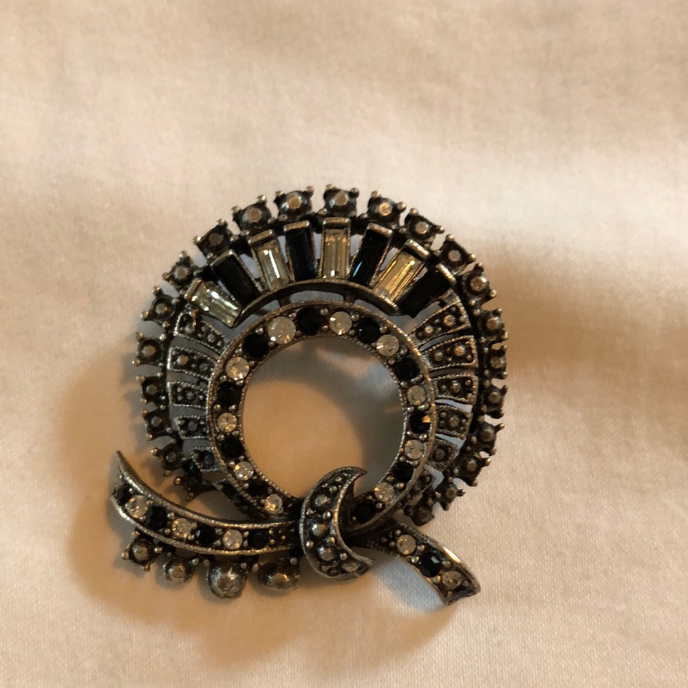 Vintage Silver brooch with clear and black stones